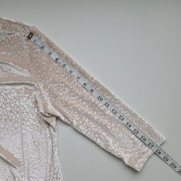 Ruby Rd Top Cream Velour PL Petite Animal Print Shark Bite 3/4 Sleeves Embossed - Picture 6 of 6